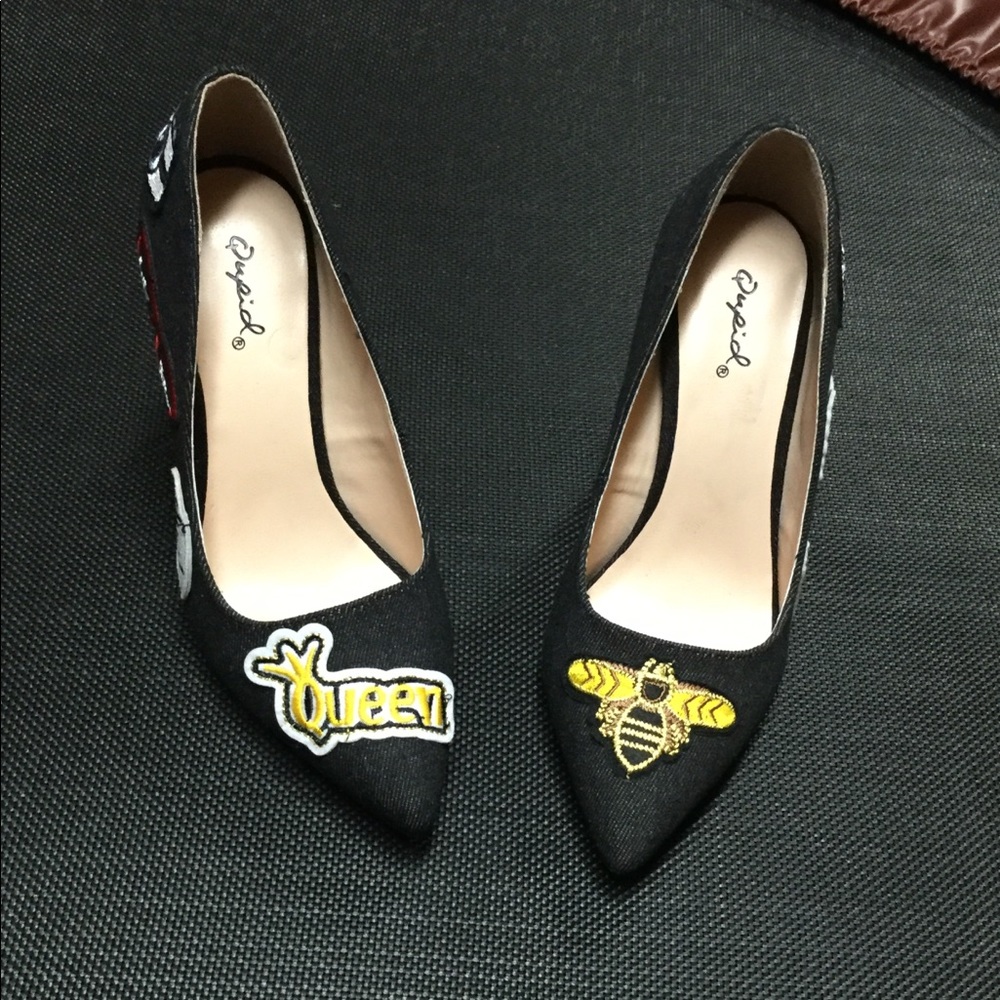 New Qupid Black Pop Art Denim Pumps Size 6.5